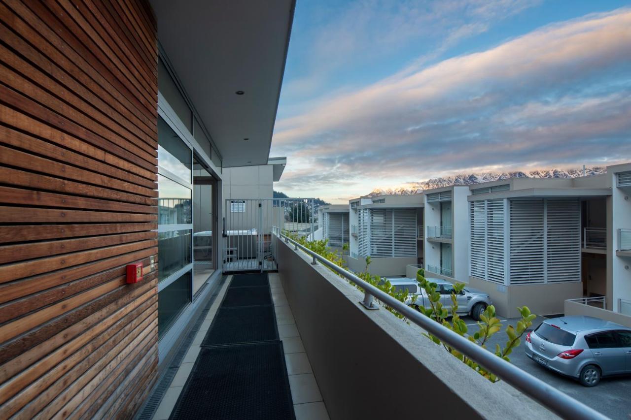 Highview 4*